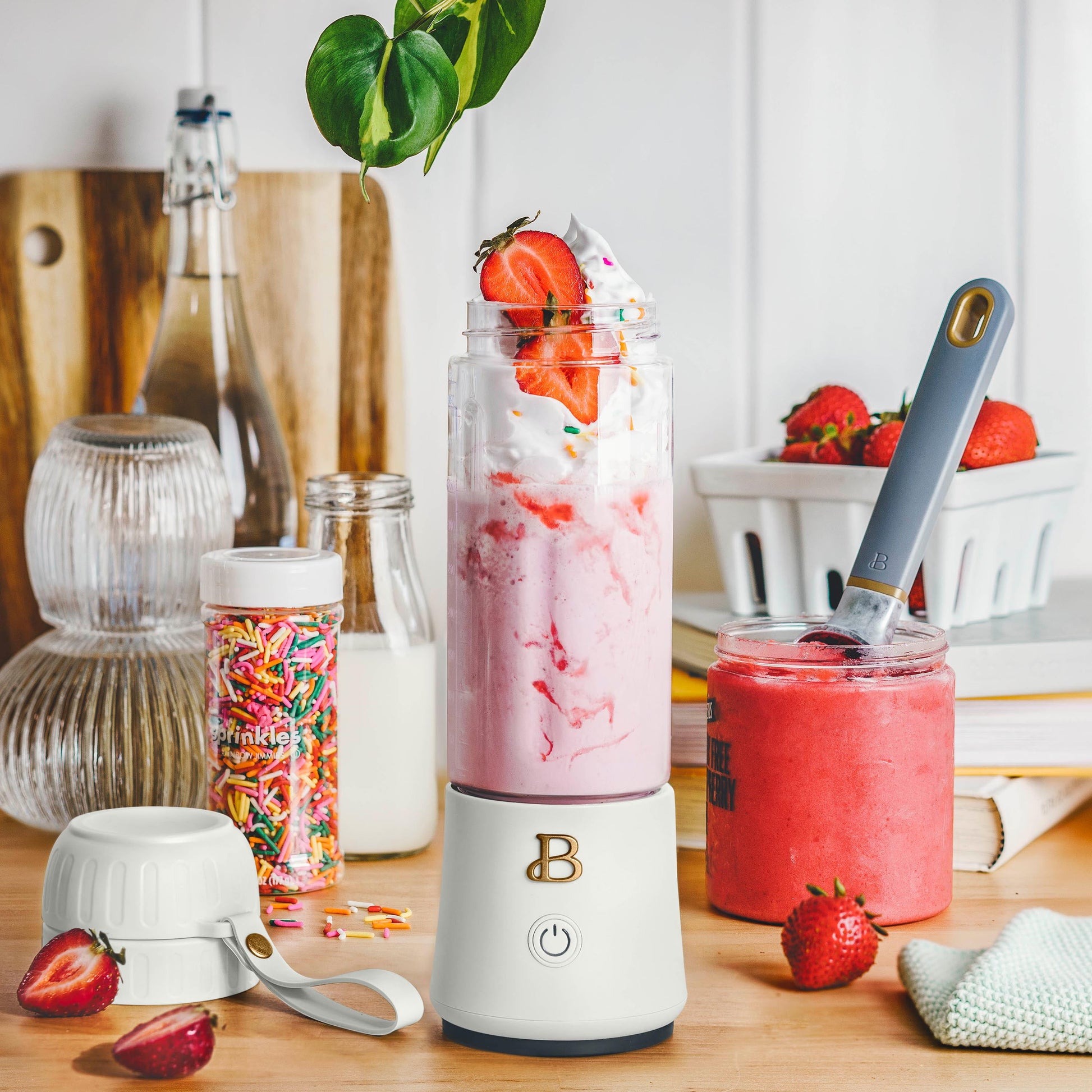 Portable To-Go Blender 2.0, 70 W, 16 Oz, White Icing by Drew Barrymore